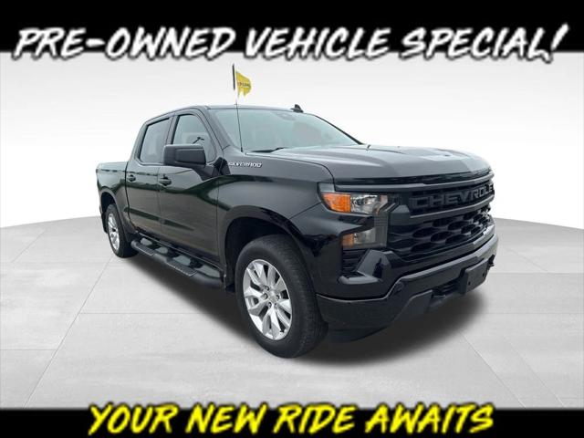 2022 Chevrolet Silverado 1500 4WD Crew Cab Short Bed Custom