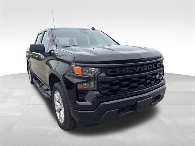 2022 Chevrolet Silverado 1500 4WD Crew Cab Short Bed Custom
