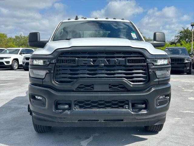 2025 RAM Ram 3500 RAM 3500 TRADESMAN CREW CAB 4X4 8 BOX
