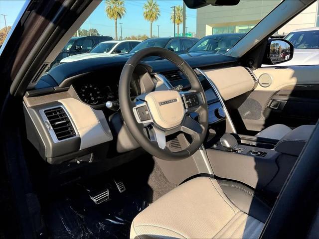 2025 Land Rover Discovery P360 Metropolitan Edition