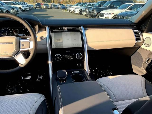 2025 Land Rover Discovery P360 Metropolitan Edition