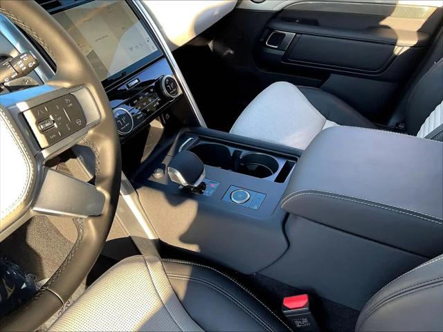 2025 Land Rover Discovery P360 Metropolitan Edition