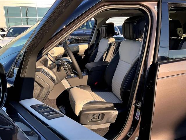 2025 Land Rover Discovery P360 Metropolitan Edition