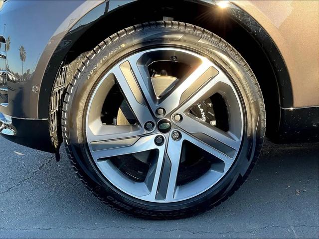 2025 Land Rover Discovery P360 Metropolitan Edition