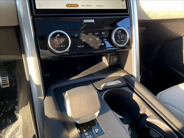 2025 Land Rover Discovery P360 Metropolitan Edition