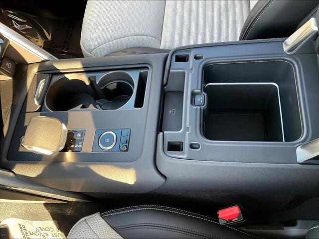 2025 Land Rover Discovery P360 Metropolitan Edition