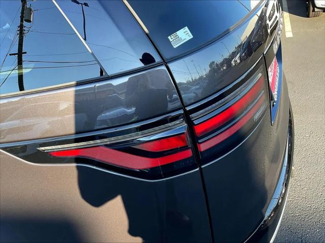 2025 Land Rover Discovery P360 Metropolitan Edition