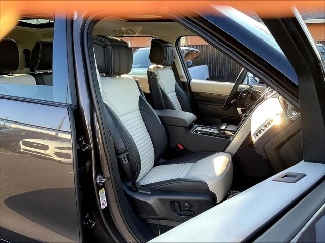 2025 Land Rover Discovery P360 Metropolitan Edition