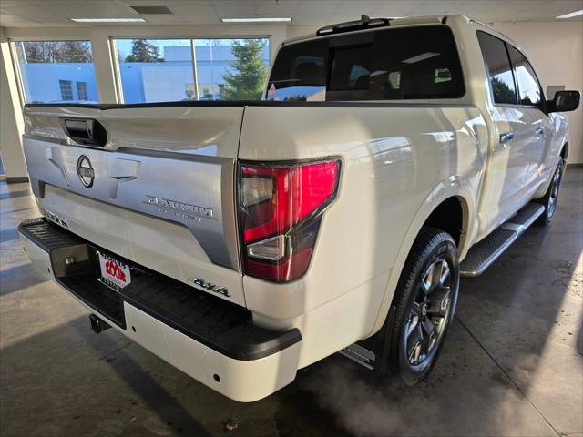 2023 Nissan TITAN Crew Cab Platinum Reserve 4x4