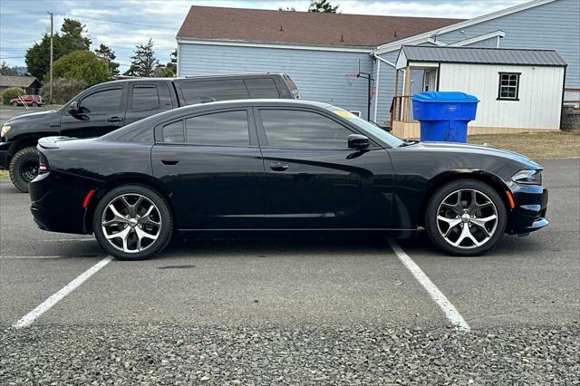 2017 Dodge Charger SXT RWD