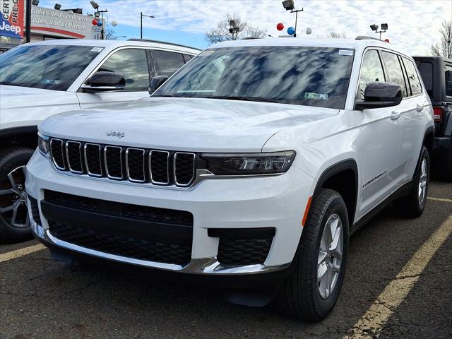 2025 Jeep Grand Cherokee GRAND CHEROKEE L LAREDO X 4X4