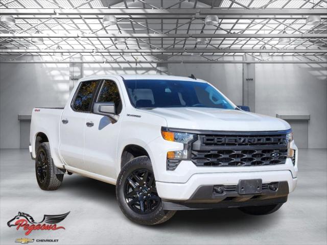 2023 Chevrolet Silverado 1500 4WD Crew Cab Short Bed Custom