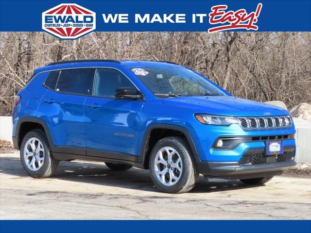 2025 Jeep Compass COMPASS LATITUDE 4X4
