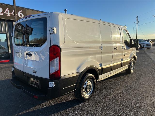 2016 Ford Transit 150 Van Low Roof 60/40 Pass. 130-in. WB