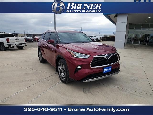 2021 Toyota Highlander Hybrid Platinum