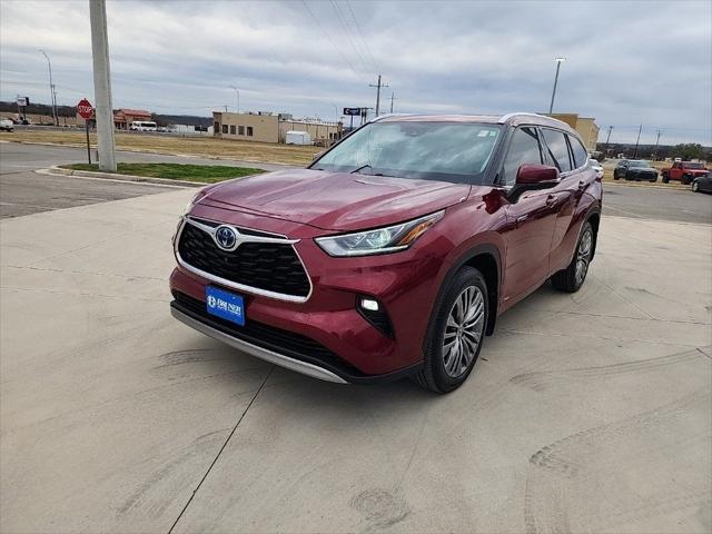 2021 Toyota Highlander Hybrid Platinum