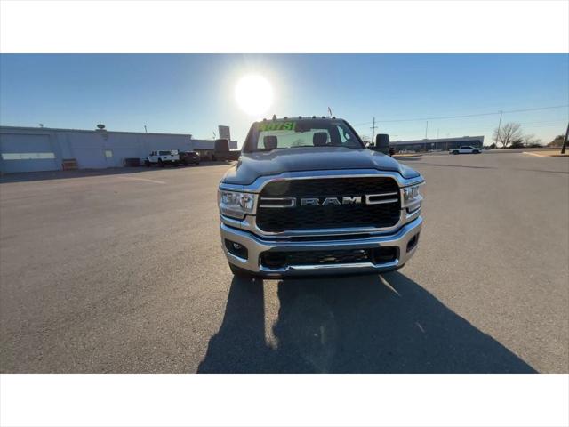 2024 RAM Ram 3500 Chassis Cab RAM 3500 TRADESMAN CHASSIS REGULAR CAB 4X4 60 CA