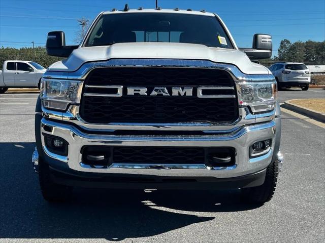 2024 RAM Ram 5500 Chassis Cab RAM 5500 TRADESMAN CHASSIS CREW CAB 4X4 60 CA