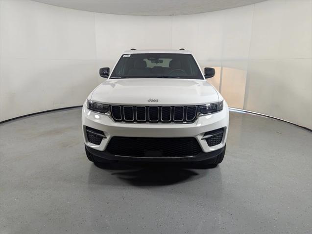 2025 Jeep Grand Cherokee GRAND CHEROKEE LAREDO 4X2