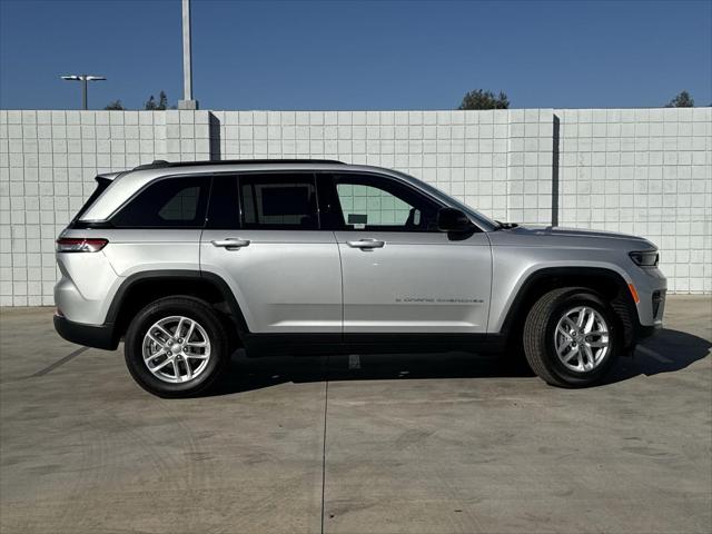 2025 Jeep Grand Cherokee GRAND CHEROKEE LAREDO X 4X4