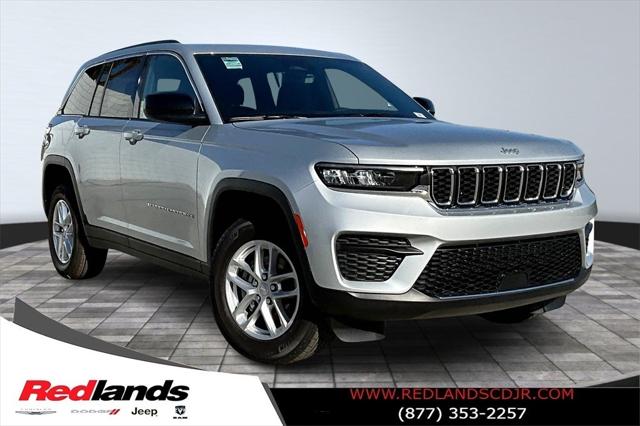 2025 Jeep Grand Cherokee GRAND CHEROKEE LAREDO X 4X4