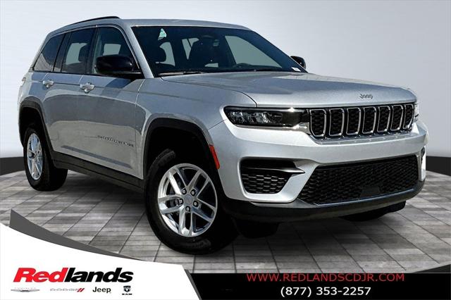 2025 Jeep Grand Cherokee GRAND CHEROKEE LAREDO X 4X4