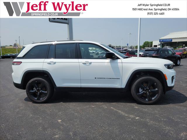 2025 Jeep Grand Cherokee GRAND CHEROKEE ALTITUDE 4X4