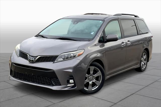 2018 Toyota Sienna SE 8 Passenger