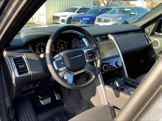 2025 Land Rover Discovery P360 Metropolitan Edition