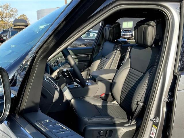 2025 Land Rover Discovery P360 Metropolitan Edition
