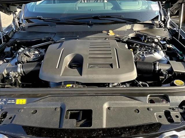2025 Land Rover Discovery P360 Metropolitan Edition