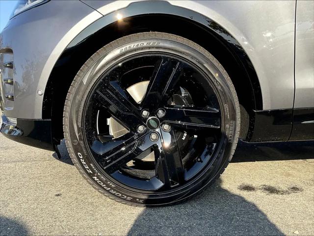 2025 Land Rover Discovery P360 Metropolitan Edition