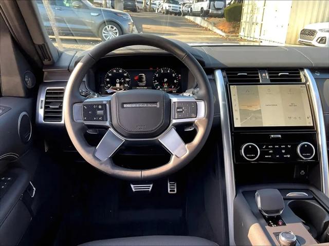 2025 Land Rover Discovery P360 Metropolitan Edition