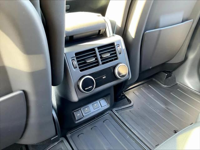 2025 Land Rover Discovery P360 Metropolitan Edition