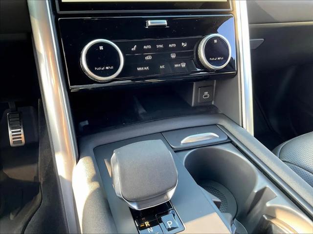 2025 Land Rover Discovery P360 Metropolitan Edition
