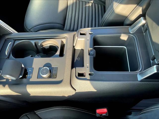 2025 Land Rover Discovery P360 Metropolitan Edition