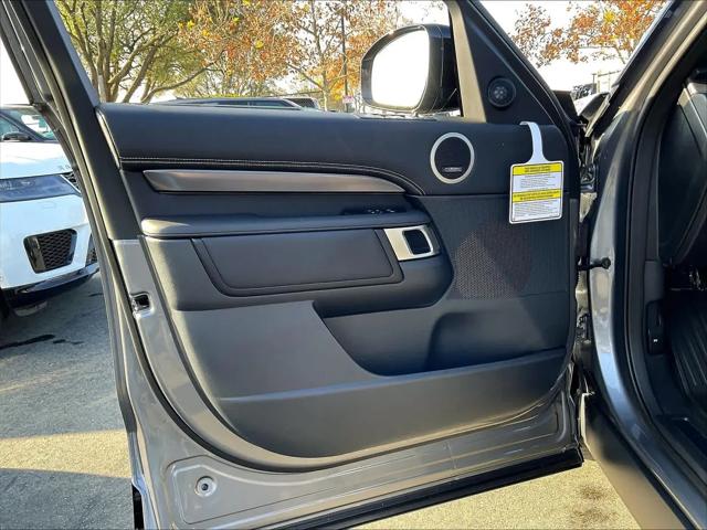 2025 Land Rover Discovery P360 Metropolitan Edition