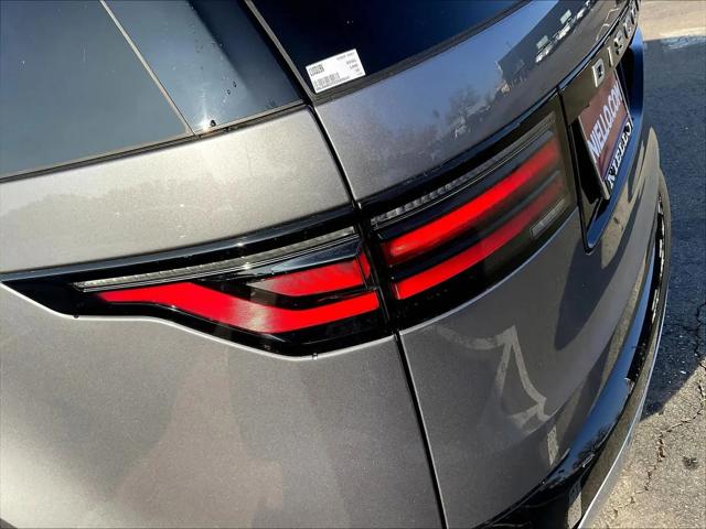 2025 Land Rover Discovery P360 Metropolitan Edition