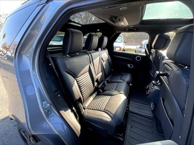 2025 Land Rover Discovery P360 Metropolitan Edition
