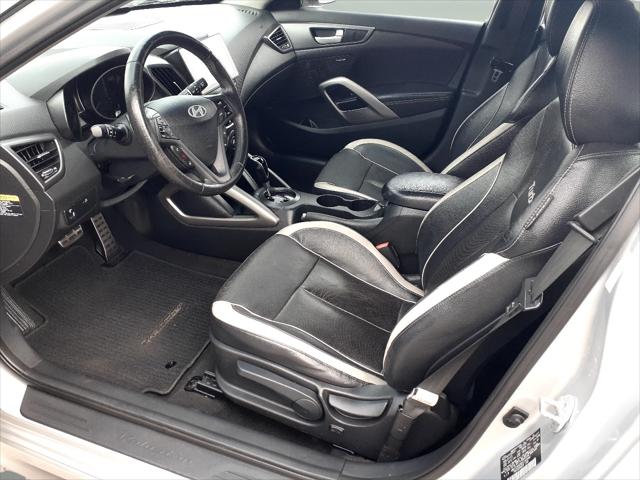 2013 Hyundai Veloster Turbo w/Black