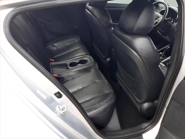 2013 Hyundai Veloster Turbo w/Black