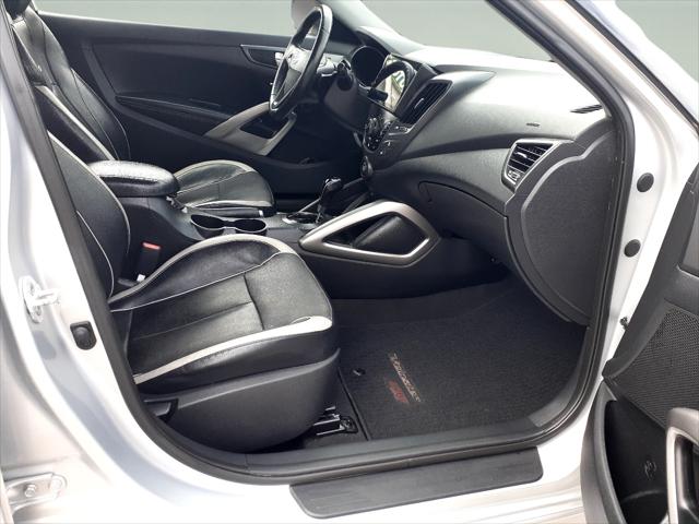 2013 Hyundai Veloster Turbo w/Black