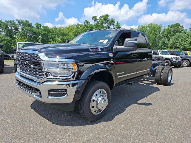 2024 RAM Ram 5500 Chassis Cab RAM 5500 LIMITED CHASSIS CREW CAB 4X4 60 CA