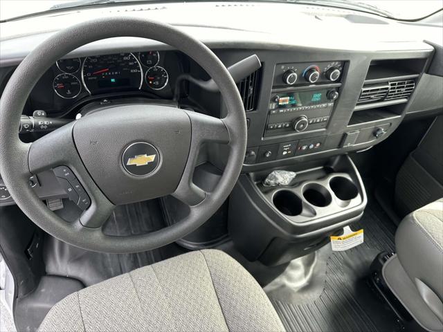 2024 Chevrolet Express Cutaway 4500 Van