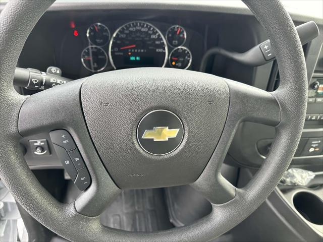 2024 Chevrolet Express Cutaway 4500 Van