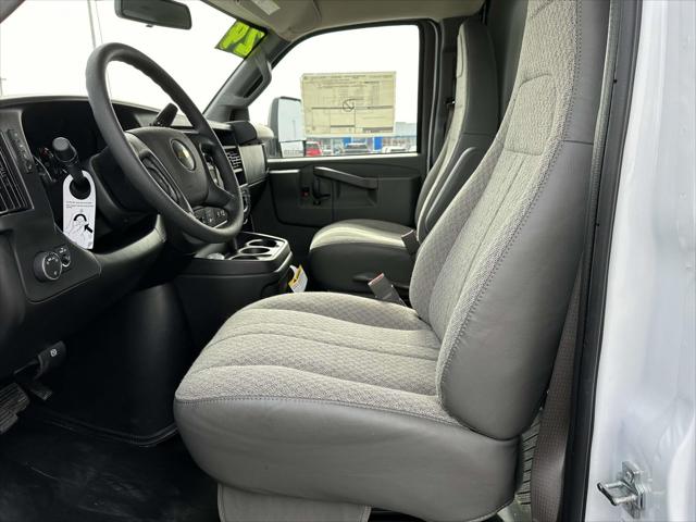 2024 Chevrolet Express Cutaway 4500 Van