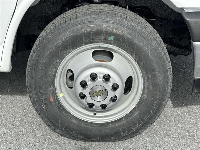 2024 Chevrolet Express Cutaway 4500 Van