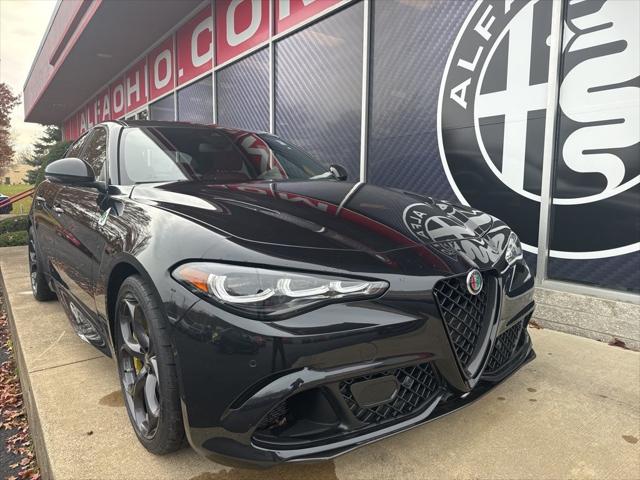 2024 Alfa Romeo Giulia GIULIA QUADRIFOGLIO CARBON RWD 2024 Alfa Romeo Giulia GIULIA QUADRIFOGLIO CARBON RWD