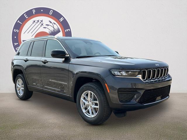 2025 Jeep Grand Cherokee GRAND CHEROKEE LAREDO X 4X2