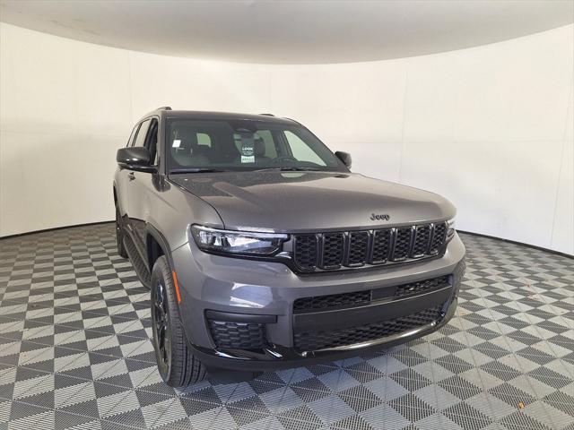 2025 Jeep Grand Cherokee GRAND CHEROKEE L ALTITUDE 4X4